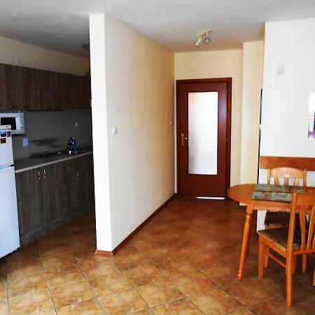 Apartment Newly Renovated - Happy Burgas