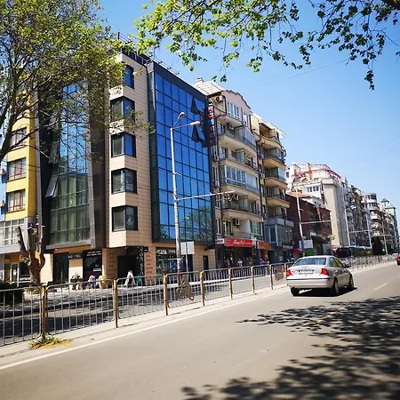 Newly Renovated - Happy Apartament Burgas City